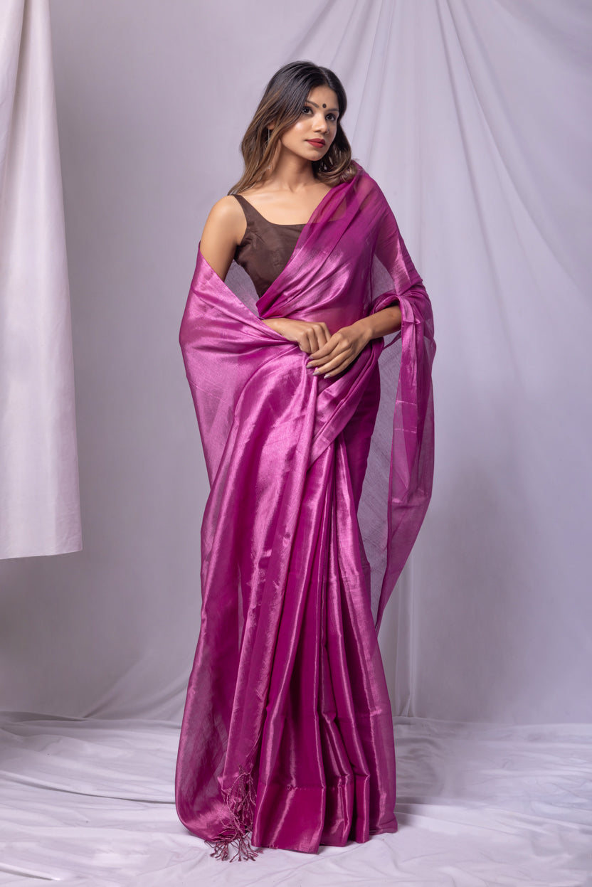 Mul tissue saree with plain minimal finish