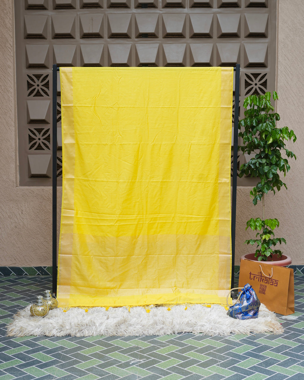 Trikalaa Prabha – Lemon Yellow Munga Silk Cotton Handwoven Saree